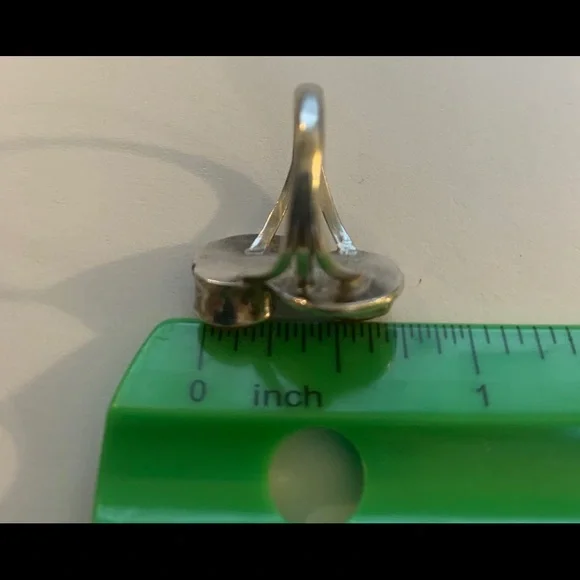 Sterling Silver and Coral Ring - Picture 5 of 7